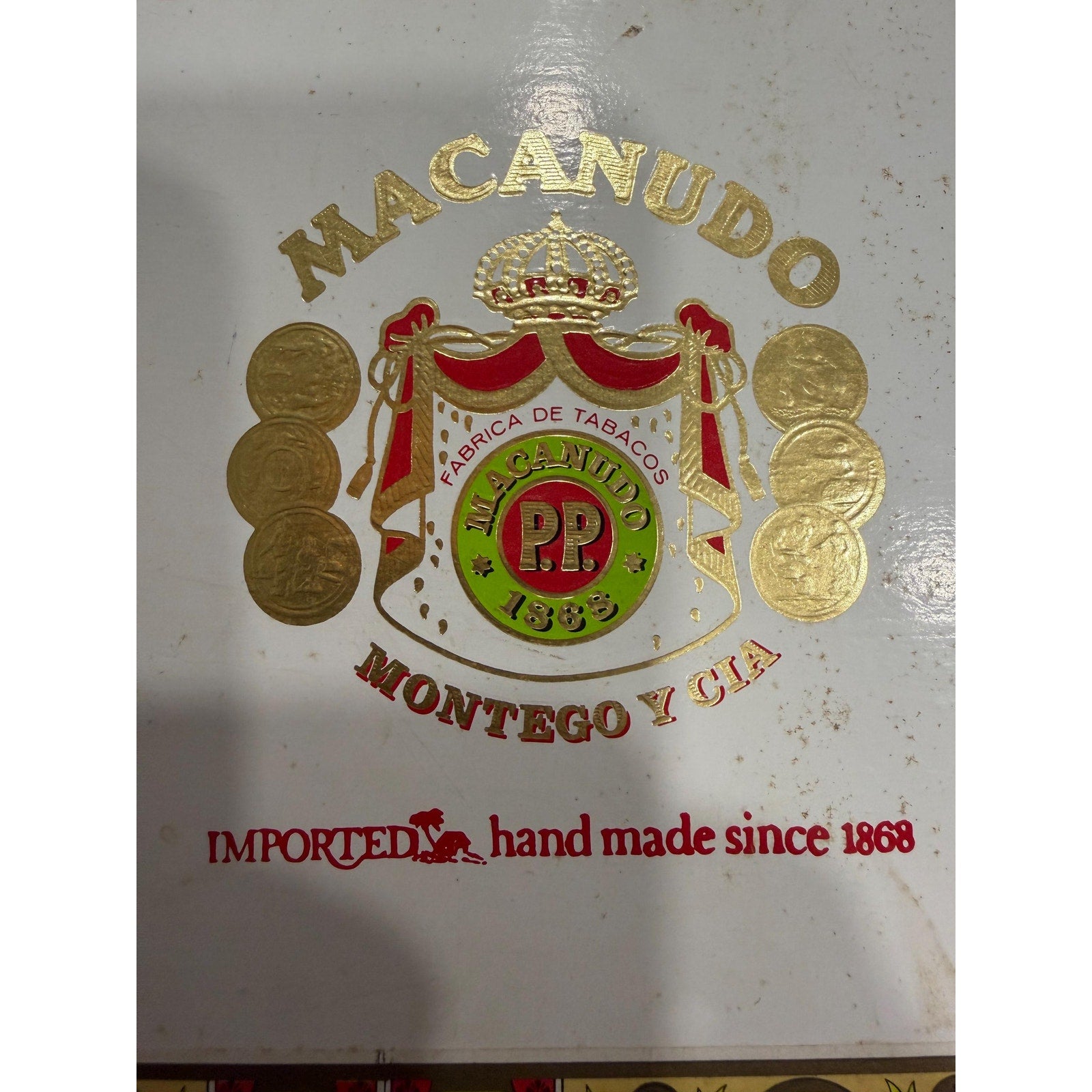 Vintage Macanudo Cigar Box Crystal Cafe White Gold Red Display Case