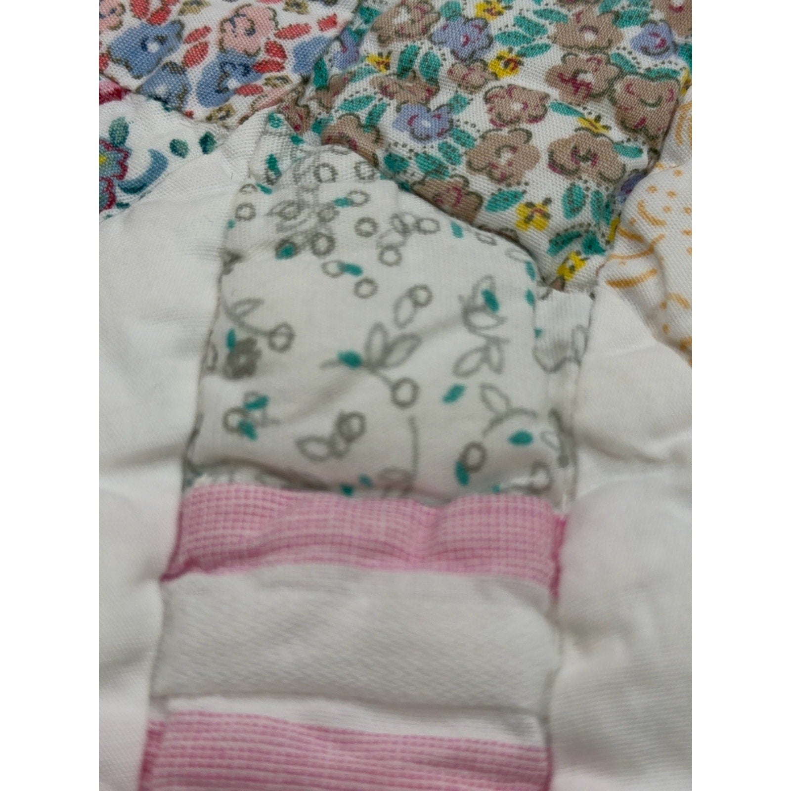 Antique Double Wedding Ring Quilt – Hand Pieced & Hand Quilted – 87 x 84 – Scalloped Edge – Pastel Feedsack Cotton – Queen/Full Bedspread