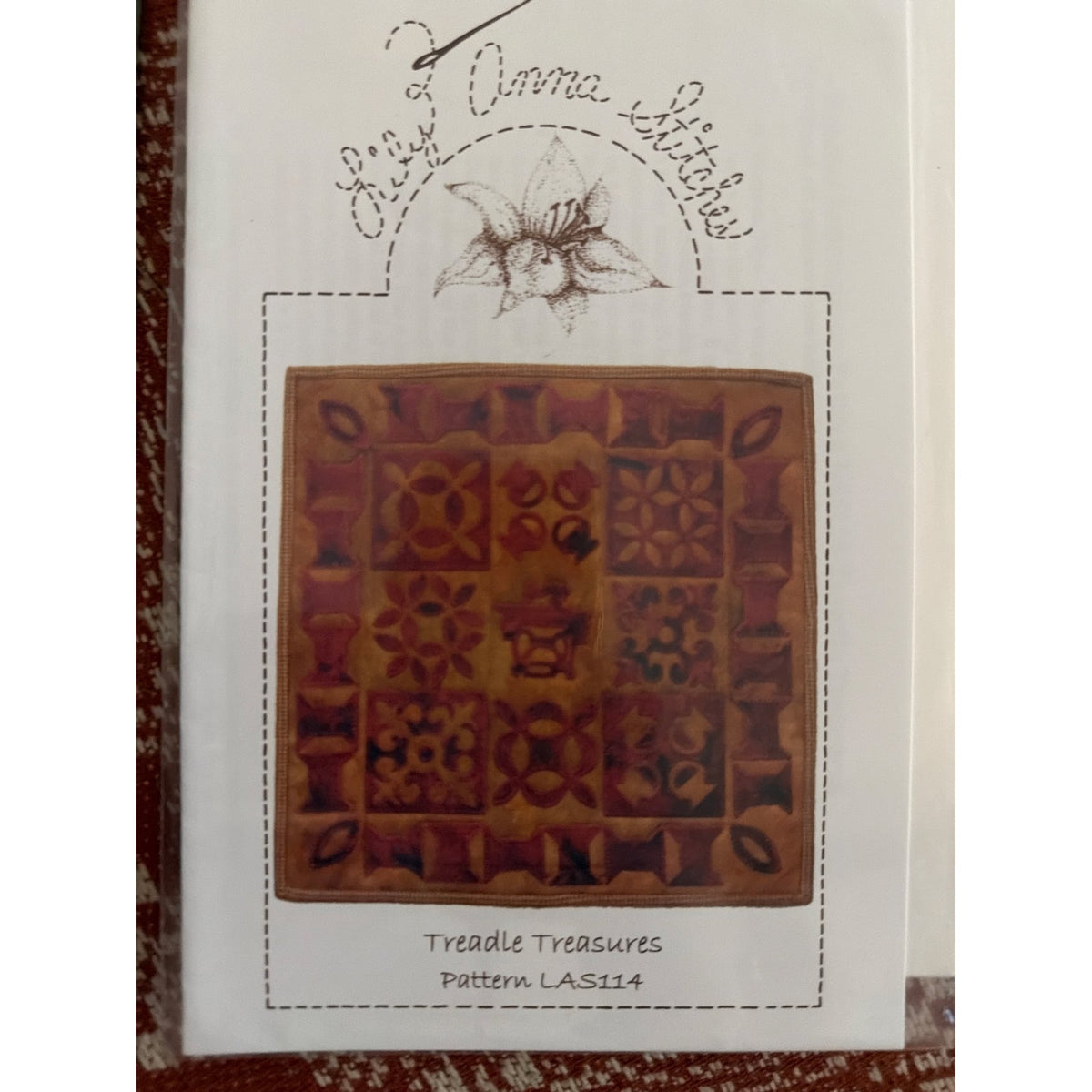 Lily Anna Treadle Treasures seeing notions wool applique pattern LAS114