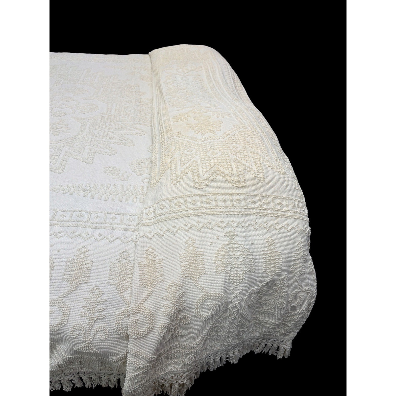 Vintage Sears Ivory Chenille Bedspread King 100x122 Cotton Fringe Medallion