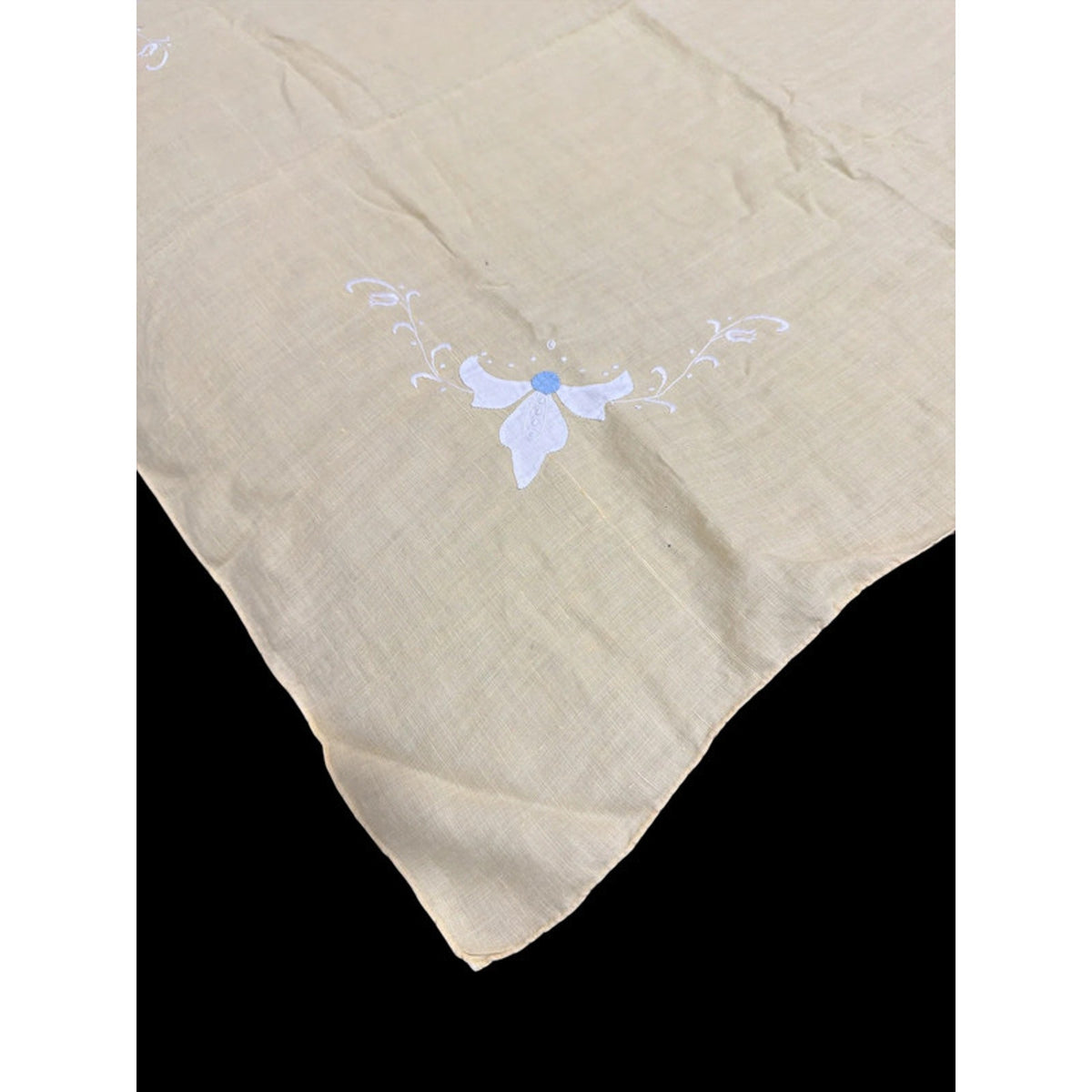 Pale Yellow Handkerchief Weight Table Cloth 32” square Vintage – additional view 2