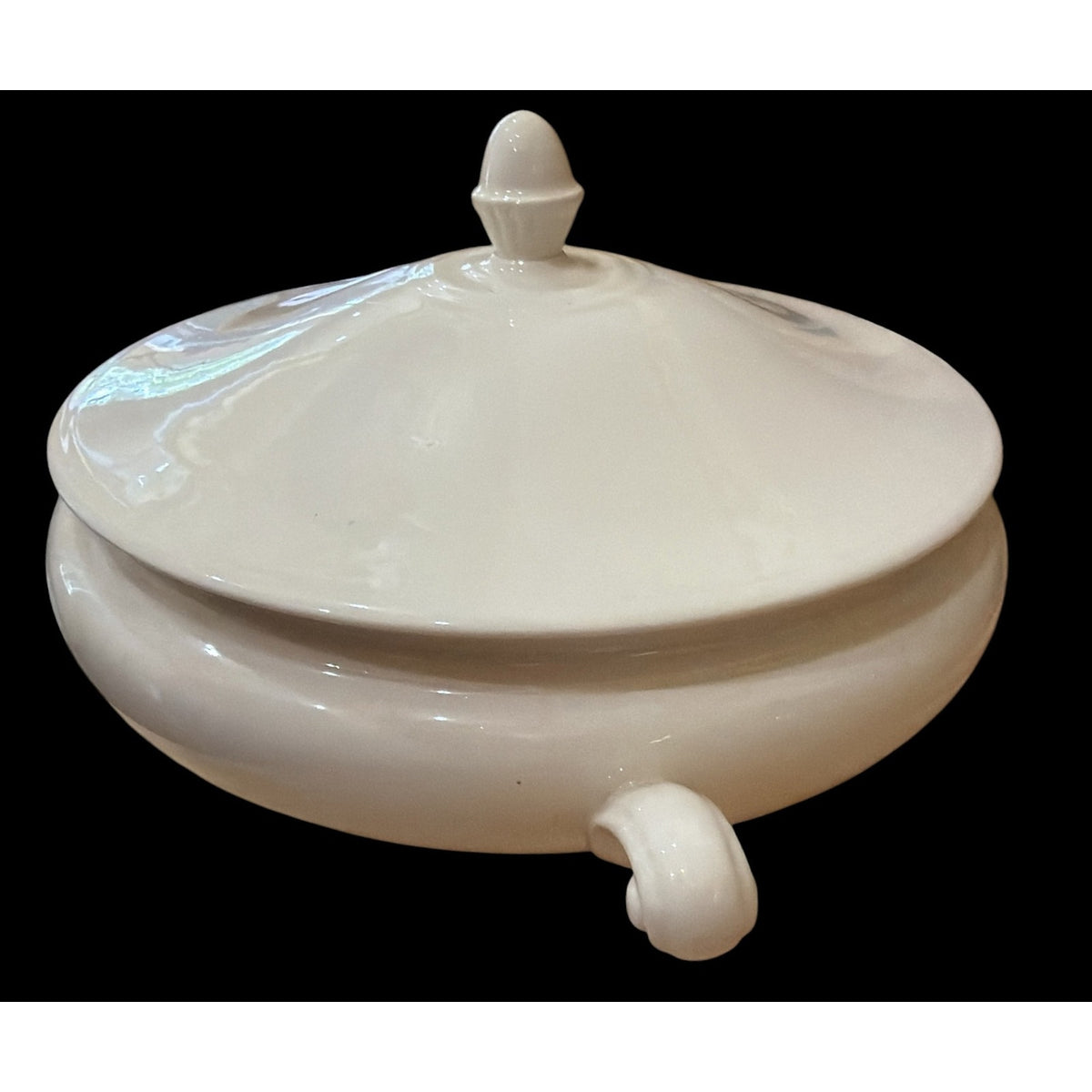 1951 Homer Laughlin Eggshell Nautilus White Covered Vegetable Bowl – additional view 3