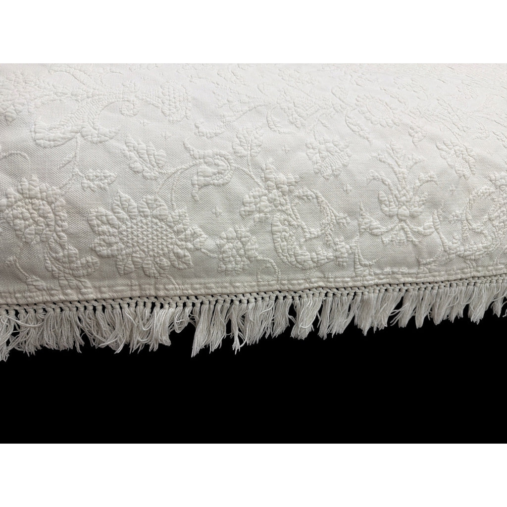 Vintage Bates Queen Elizabeth White Cotton Bedspread Full 94x110 Fringed