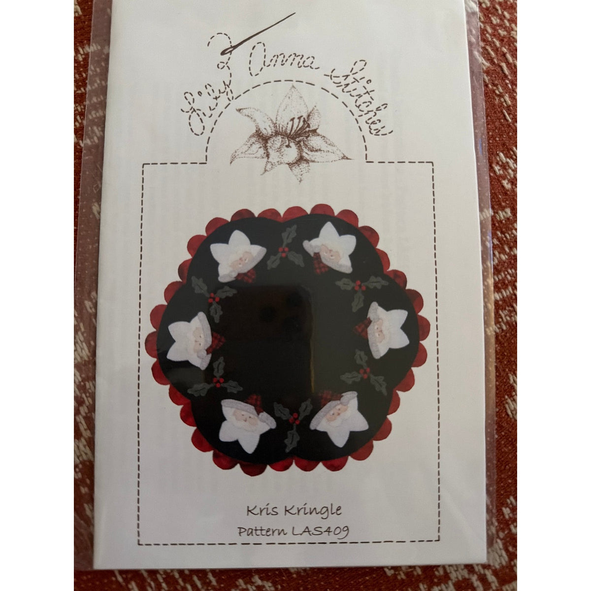 Lily Anna stitches Kris Kringle Santa Christmas wool applique pattern LAS409