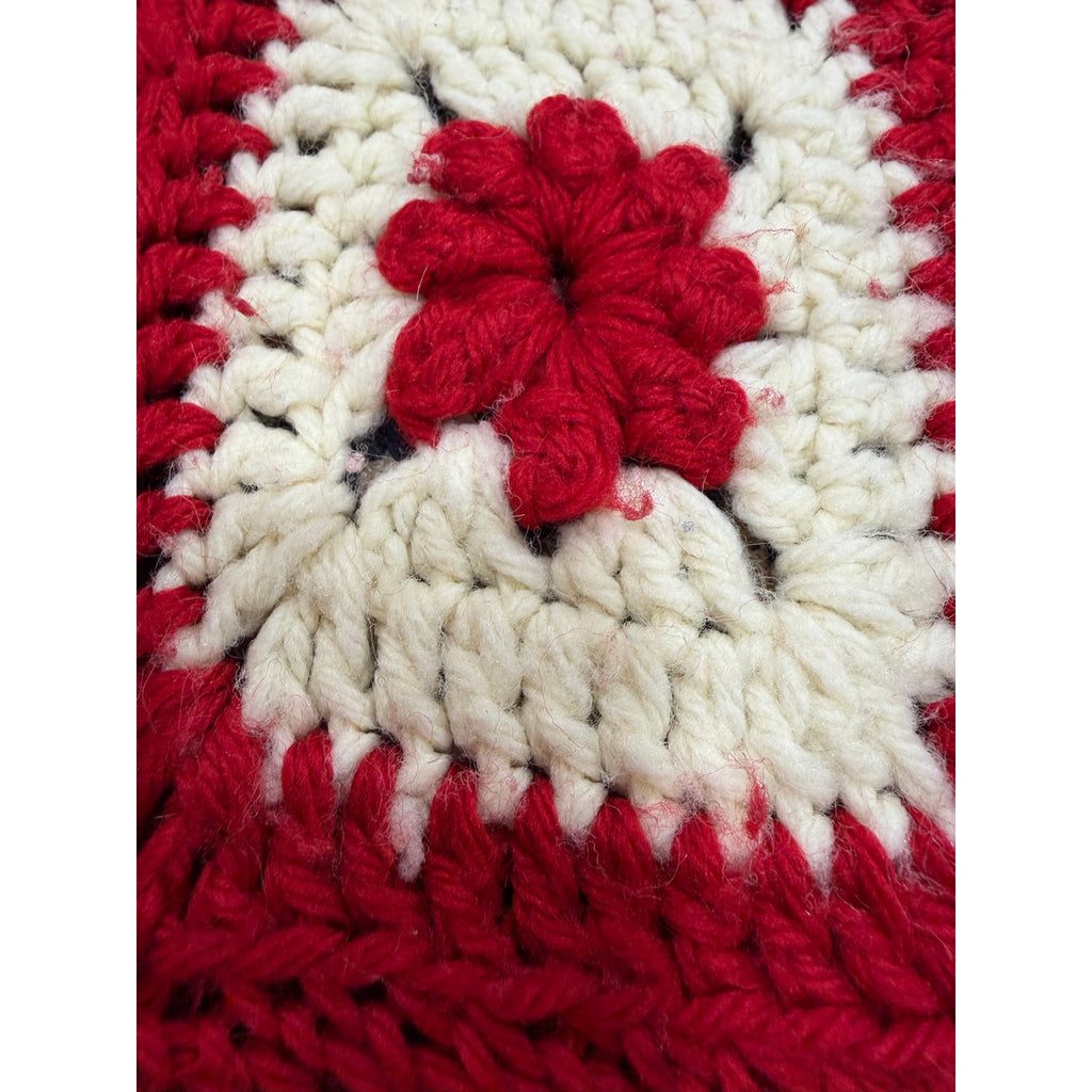 Vintage Christmas Crochet Afghan Red White Poinsettia Flower Blanket 45 x 70