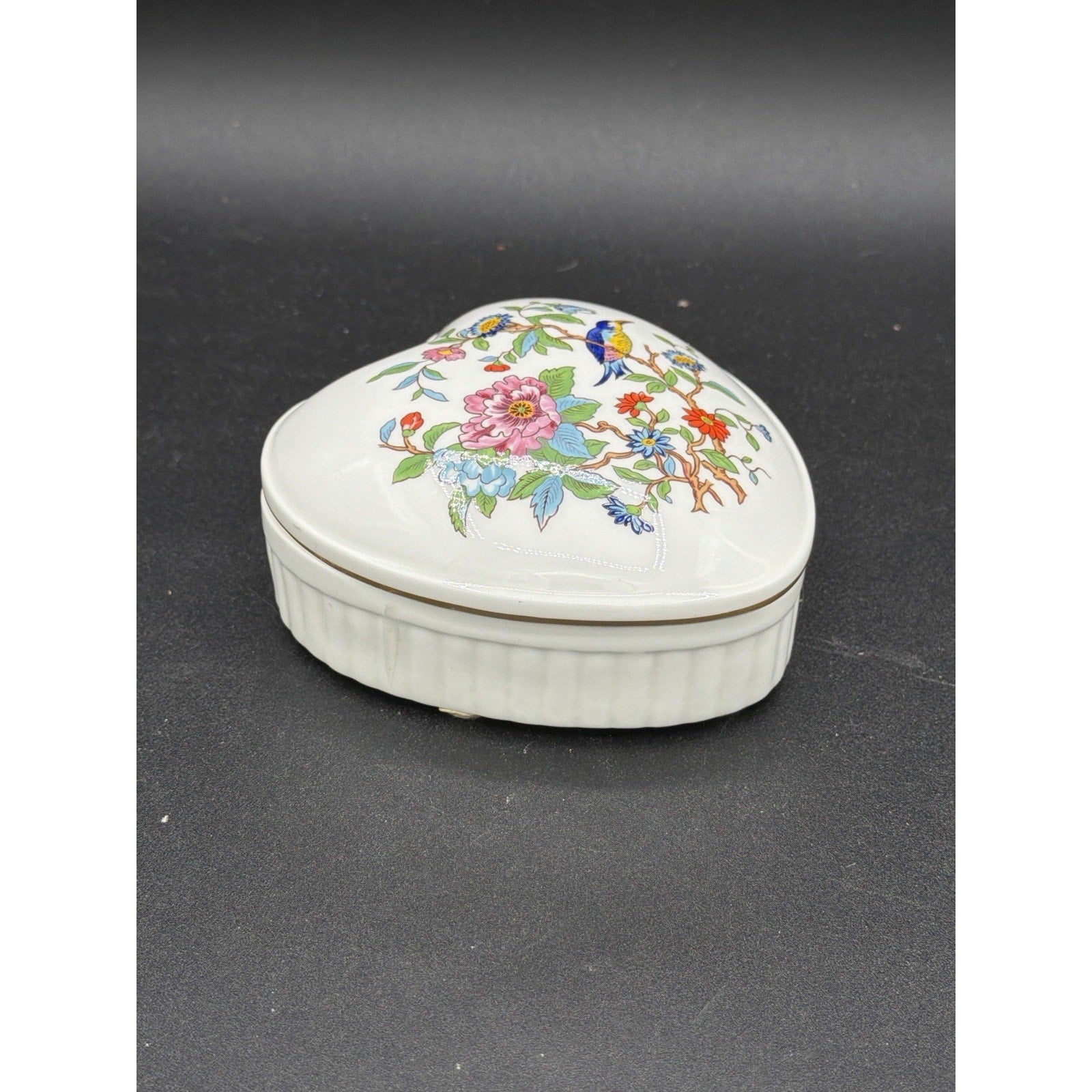 Vintage Aynsley Pembroke Heart Trinket Box Fine Bone China Made in England