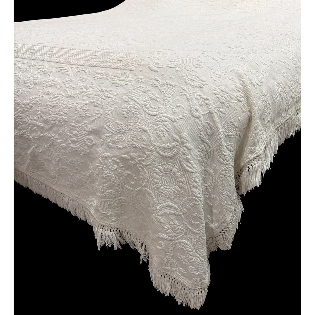 Vintage Bates Queen Elizabeth White Cotton Bedspread Full 94x110 Fringed
