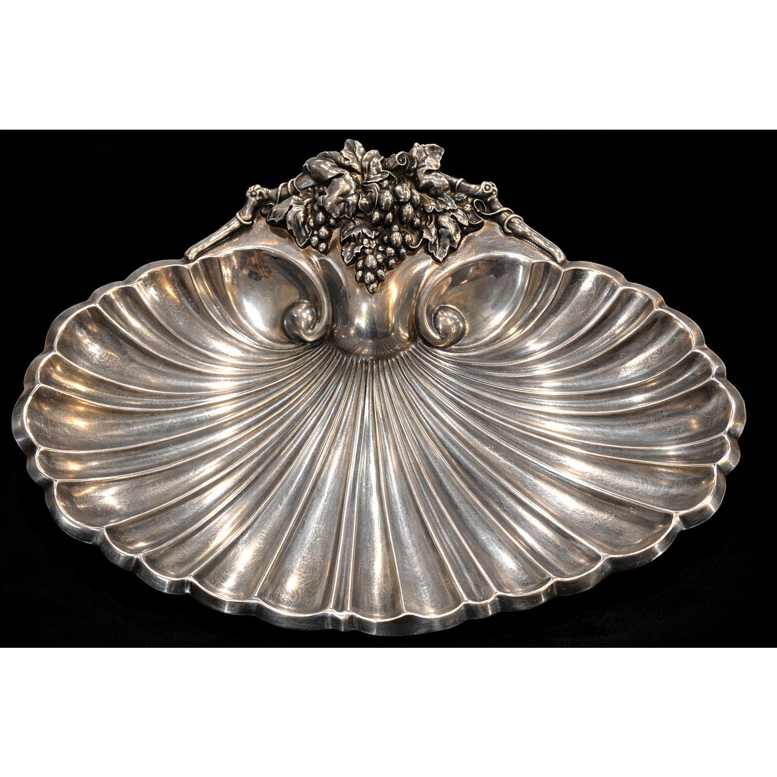 Reed & Barton Shell Platter 16” Silverplate Grape Feet Vintage Serving Tray