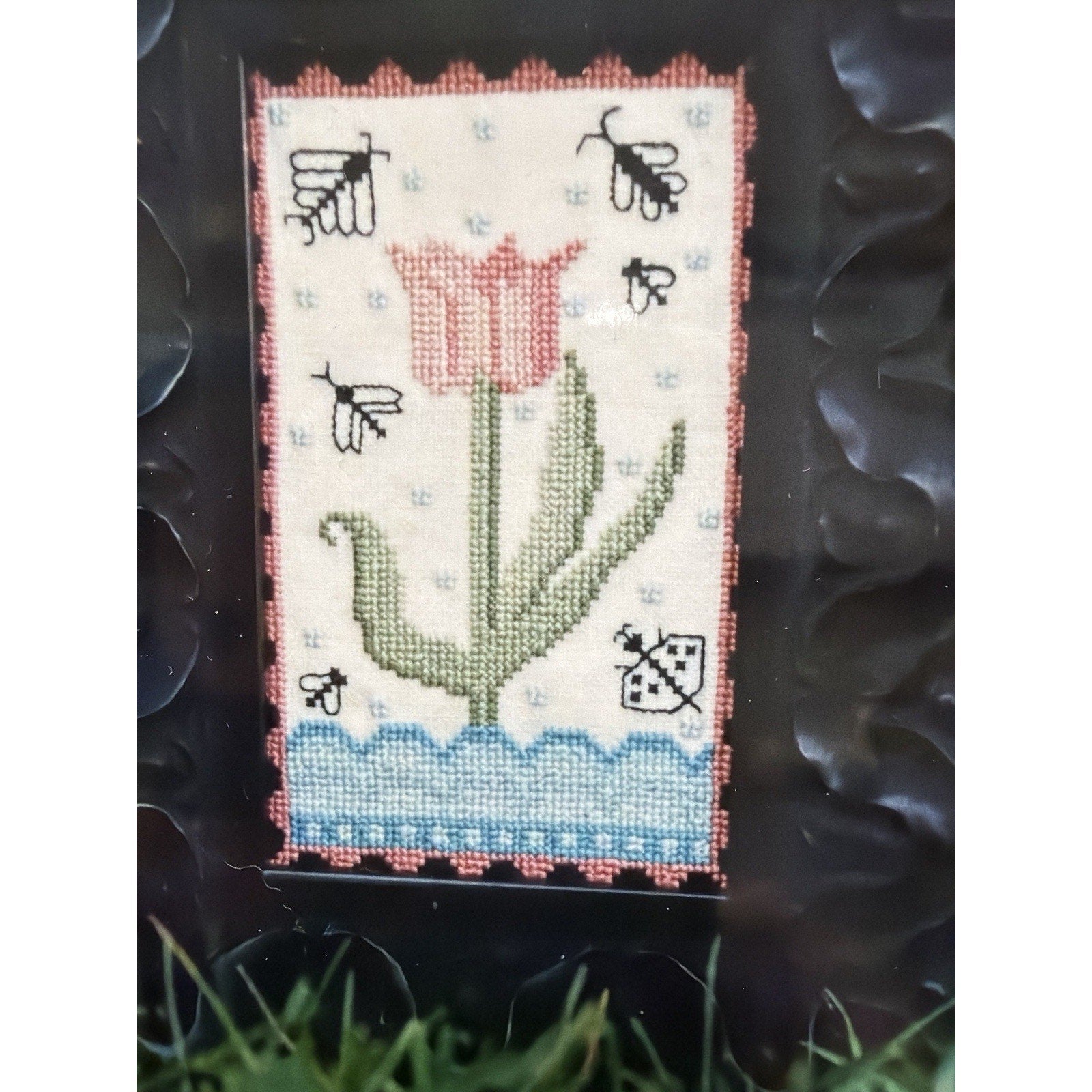 Barrick Samplers One Tulip Cross Stitch Pattern Primitive Floral