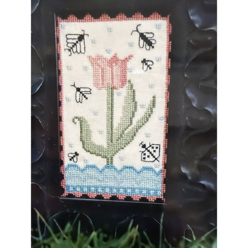 Barrick Samplers One Tulip Cross Stitch Pattern Primitive Floral