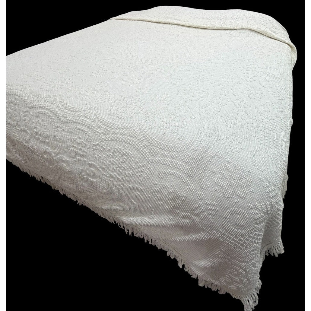 Vintage Candlewick Bedspread Concord Mills White Full Size 92 x 106 Fringe – additional view 2