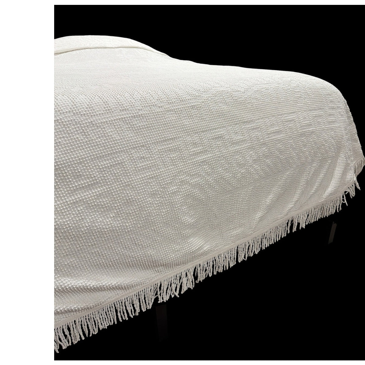 Vintage White Candlewick Bedspread Floral Medallion Fringe Queen 95 x 108 – additional view 4