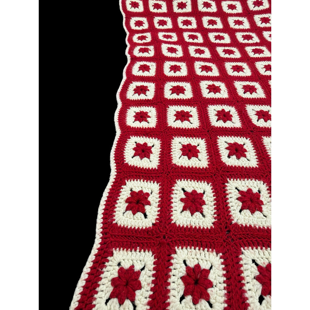 Vintage Christmas Crochet Afghan Red White Poinsettia Flower Blanket 45 x 70