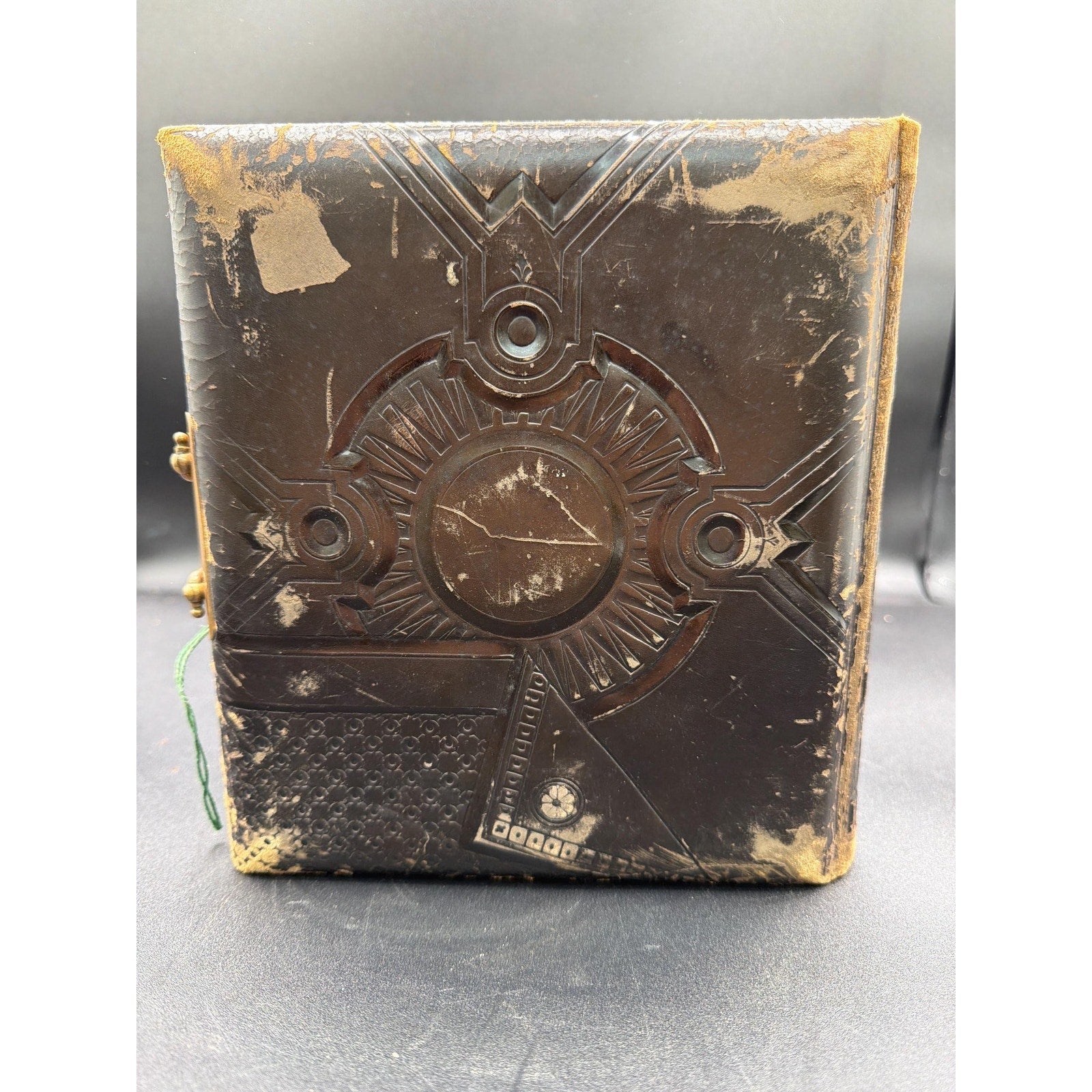 Antique Victorian Leather Photo Album 36 Cabinet Cards c1885 1895