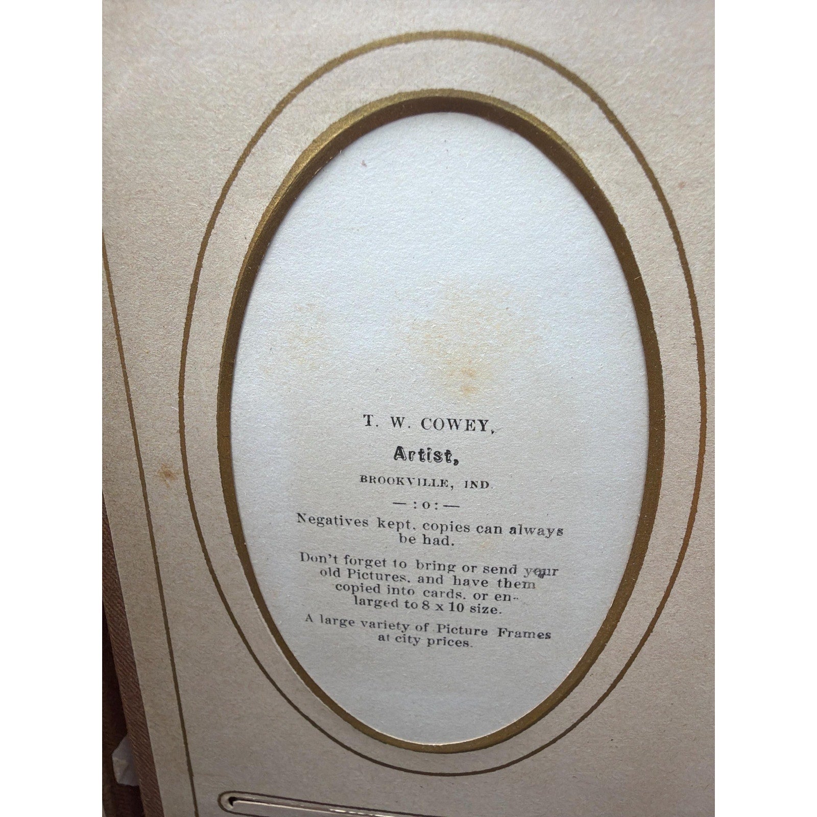 Antique Victorian Leather Photo Album 36 Cabinet Cards c1885 1895