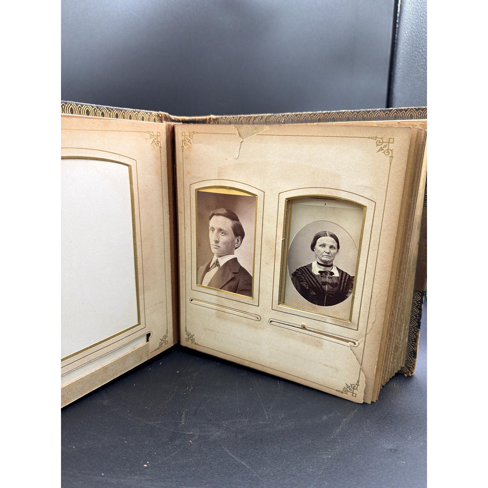 Antique Victorian Leather Photo Album 36 Cabinet Cards c1885 1895