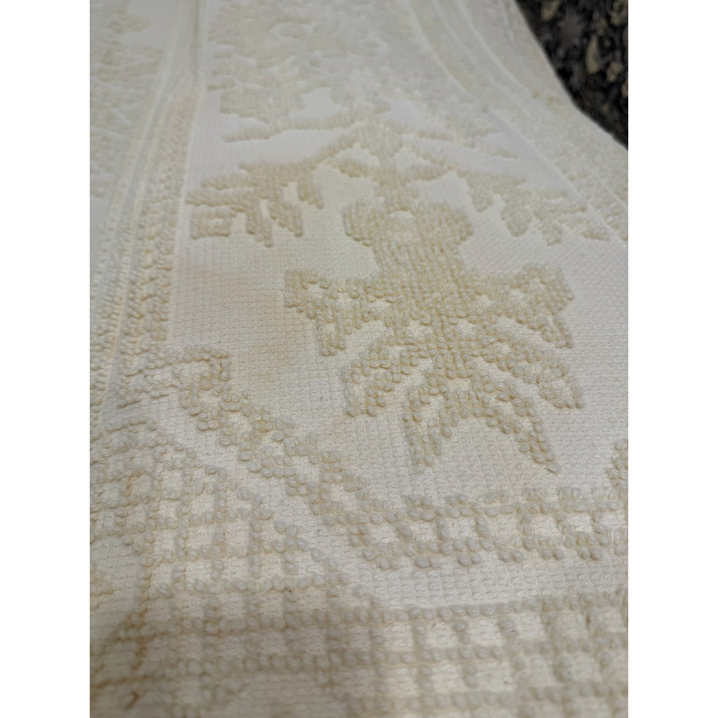 Vintage Sears Ivory Chenille Bedspread King 100x122 Cotton Fringe Medallion