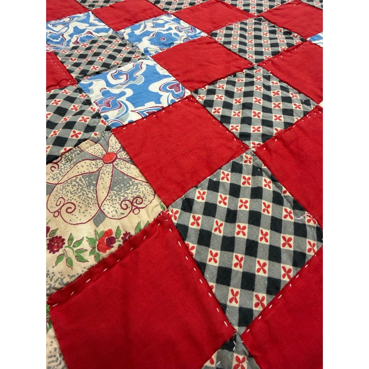 Vintage Hand Pieced Hand Quilted Trip Around the World Quilt 70x72