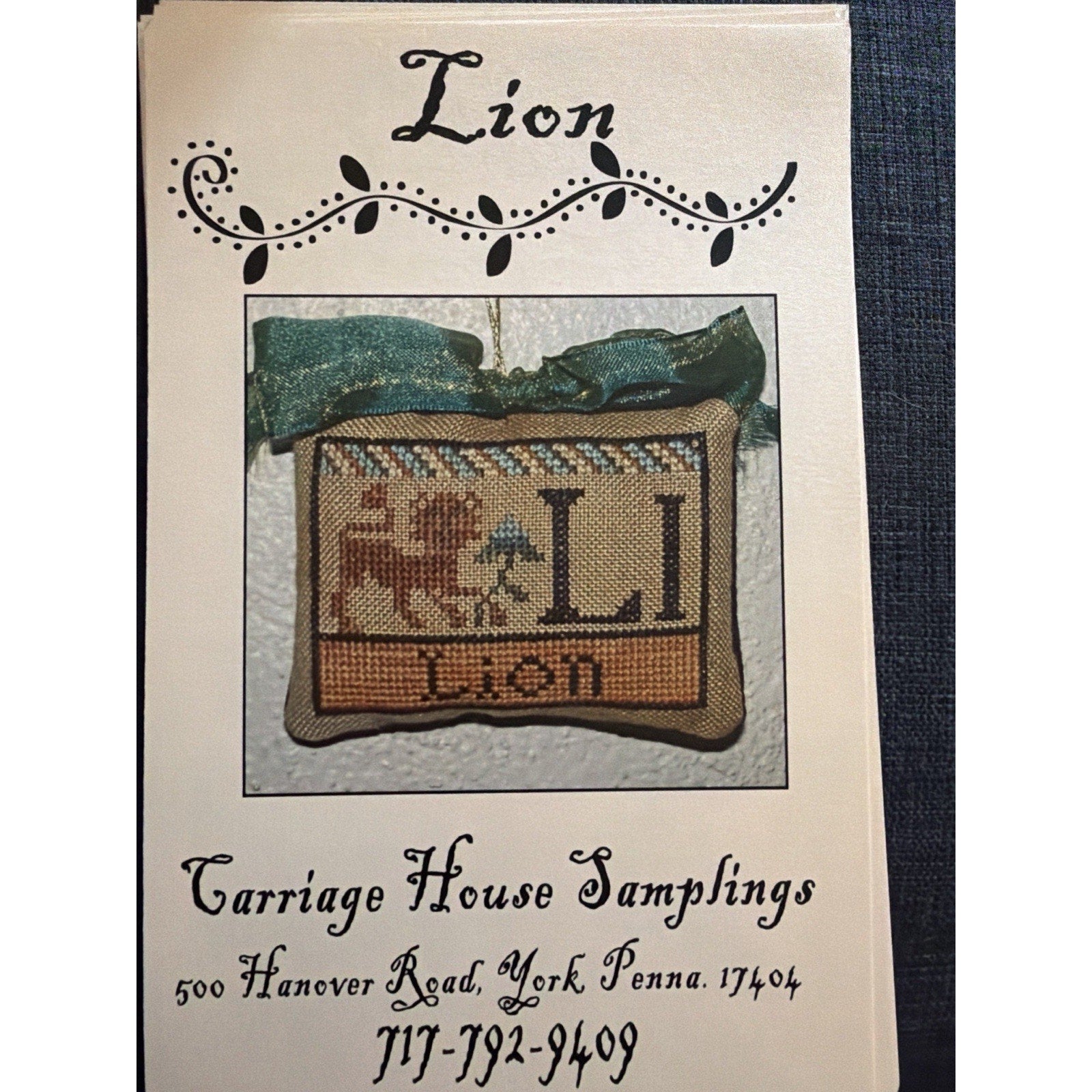 Carriage House Samplings Lion Cross Stitch Pattern 2002 Pillow