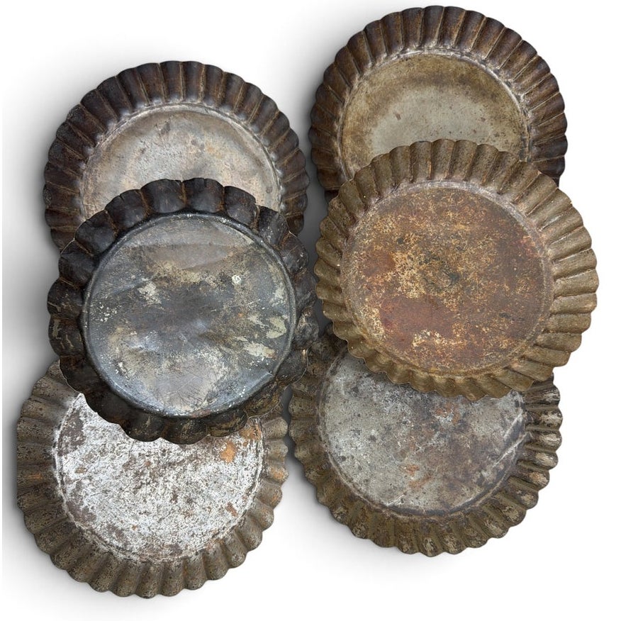 Vintage Fluted Tin Pie Pans Set of 6 Primitive Tart Molds 8.5 Inch