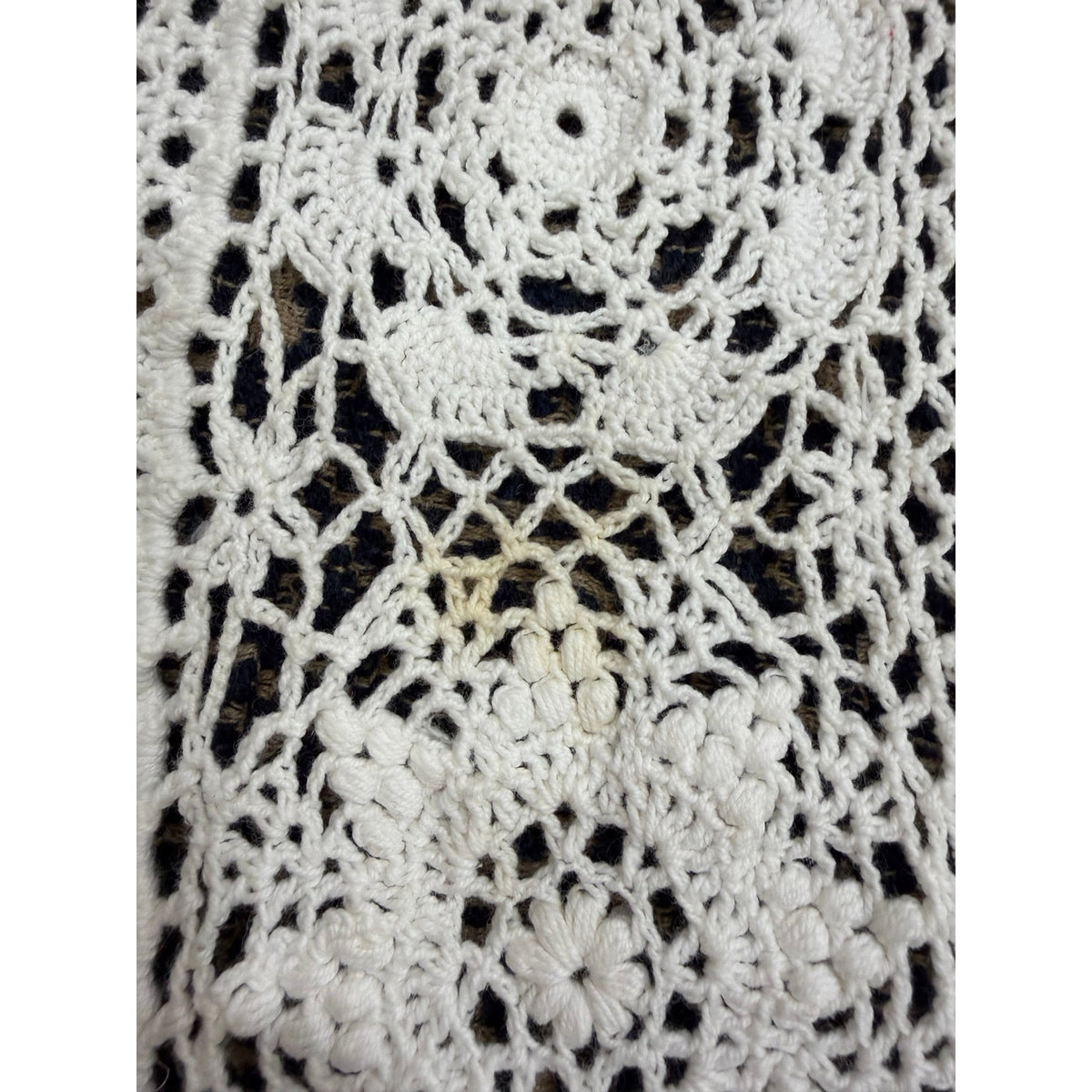 Vintage Hand Crochet Lace Tablecloth 57" Round Floral Wedding Table Linen – additional view 7