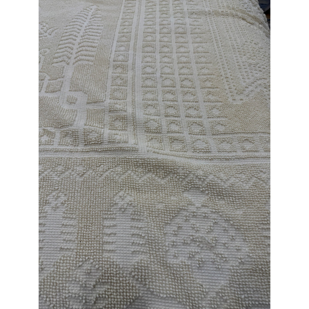 Vintage Sears Ivory Chenille Bedspread King 100x122 Cotton Fringe Medallion