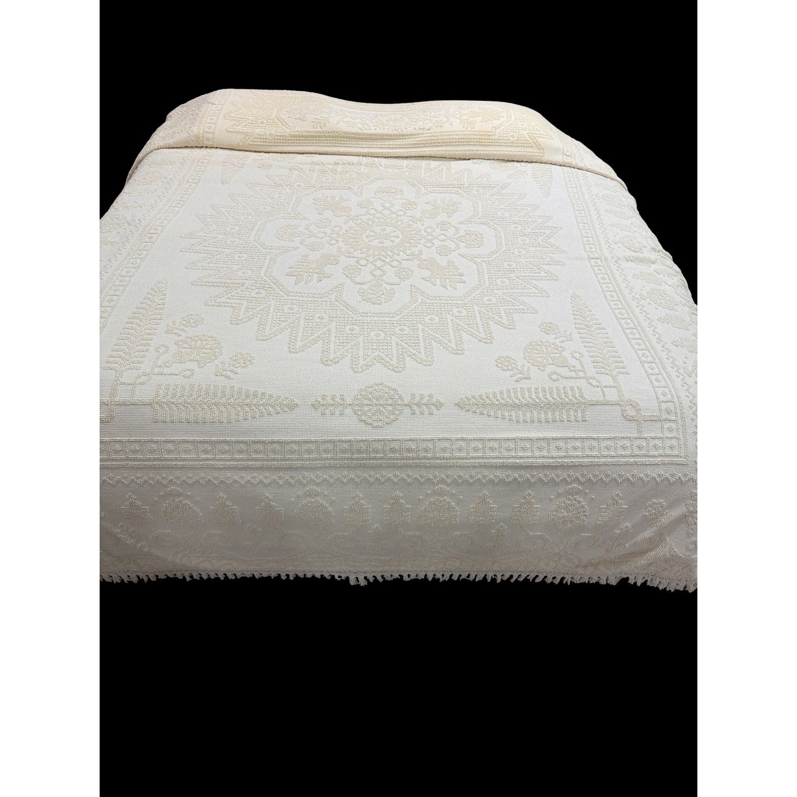 Vintage Sears Ivory Chenille Bedspread King 100x122 Cotton Fringe Medallion