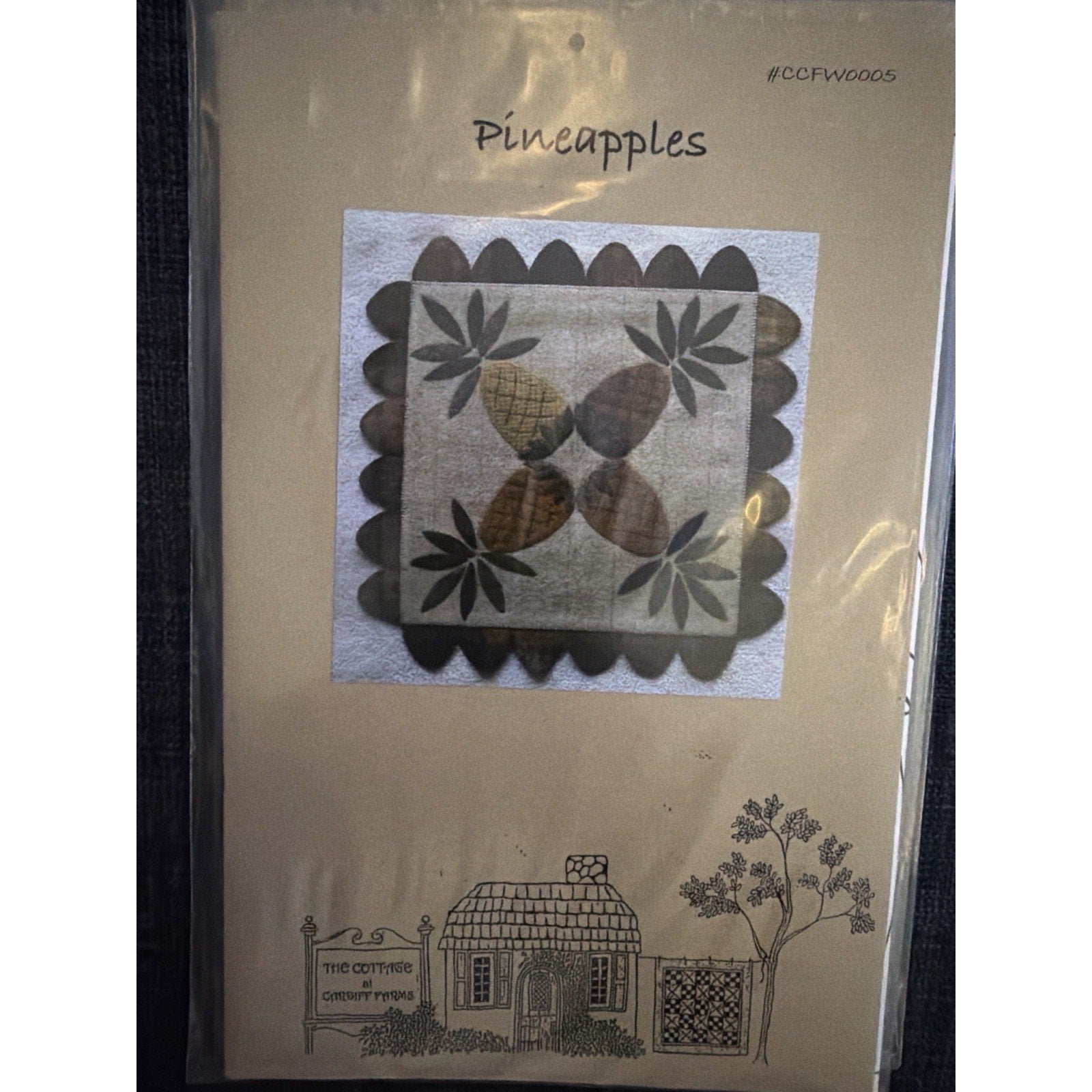 Cardiff Farms Pineapples Wool Applique Pattern 19x19 Mat