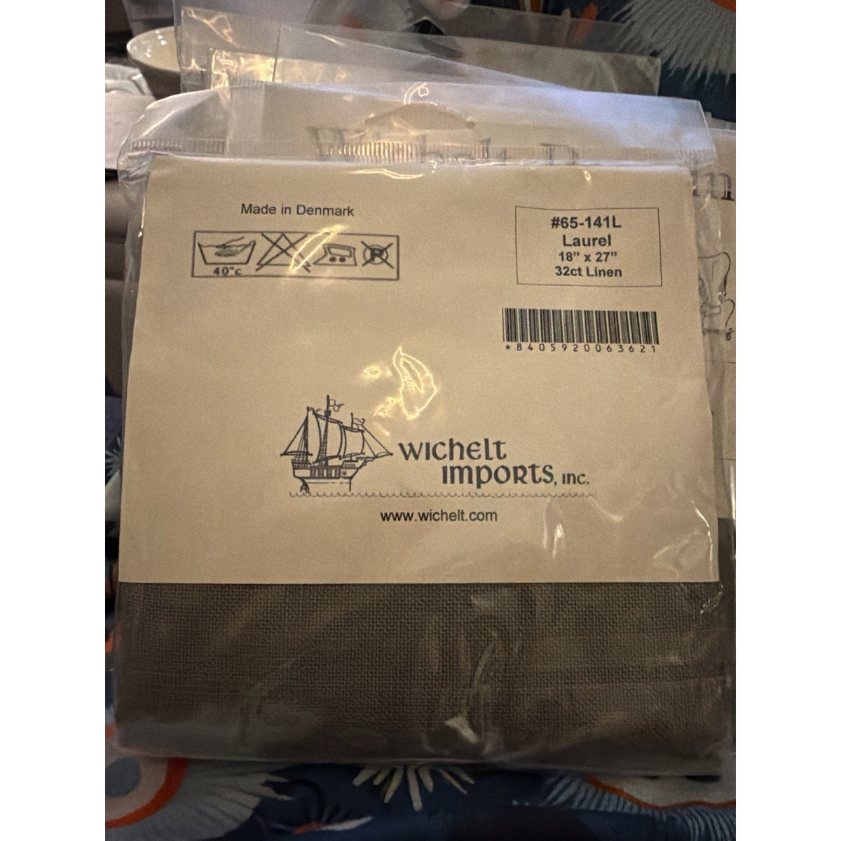 NEW Wichelt Permin Linen Laurel 32ct 18x27 Premium Fabric #65-141L Denmark
