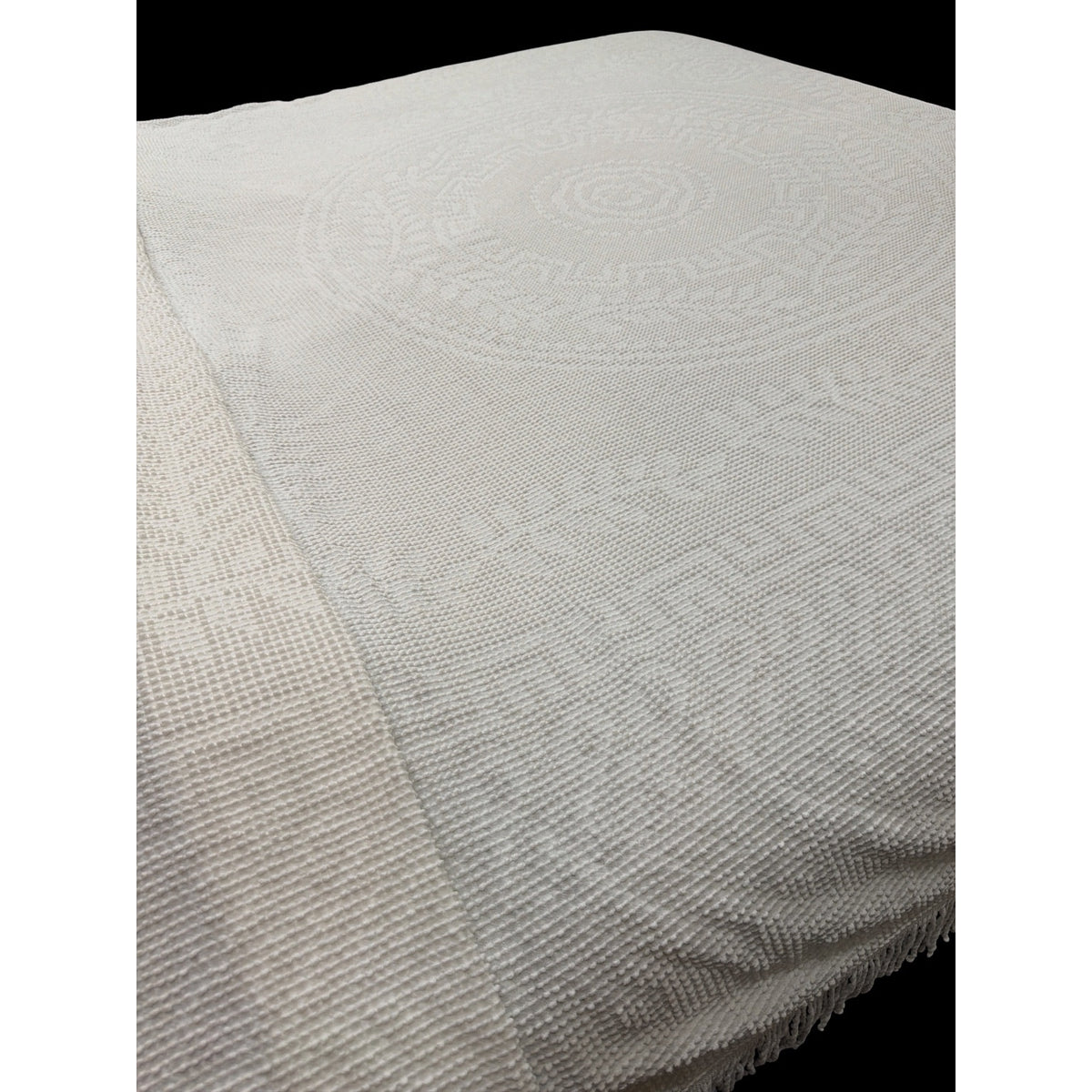 Vintage White Candlewick Bedspread Floral Medallion Fringe Queen 95 x 108 – additional view 11