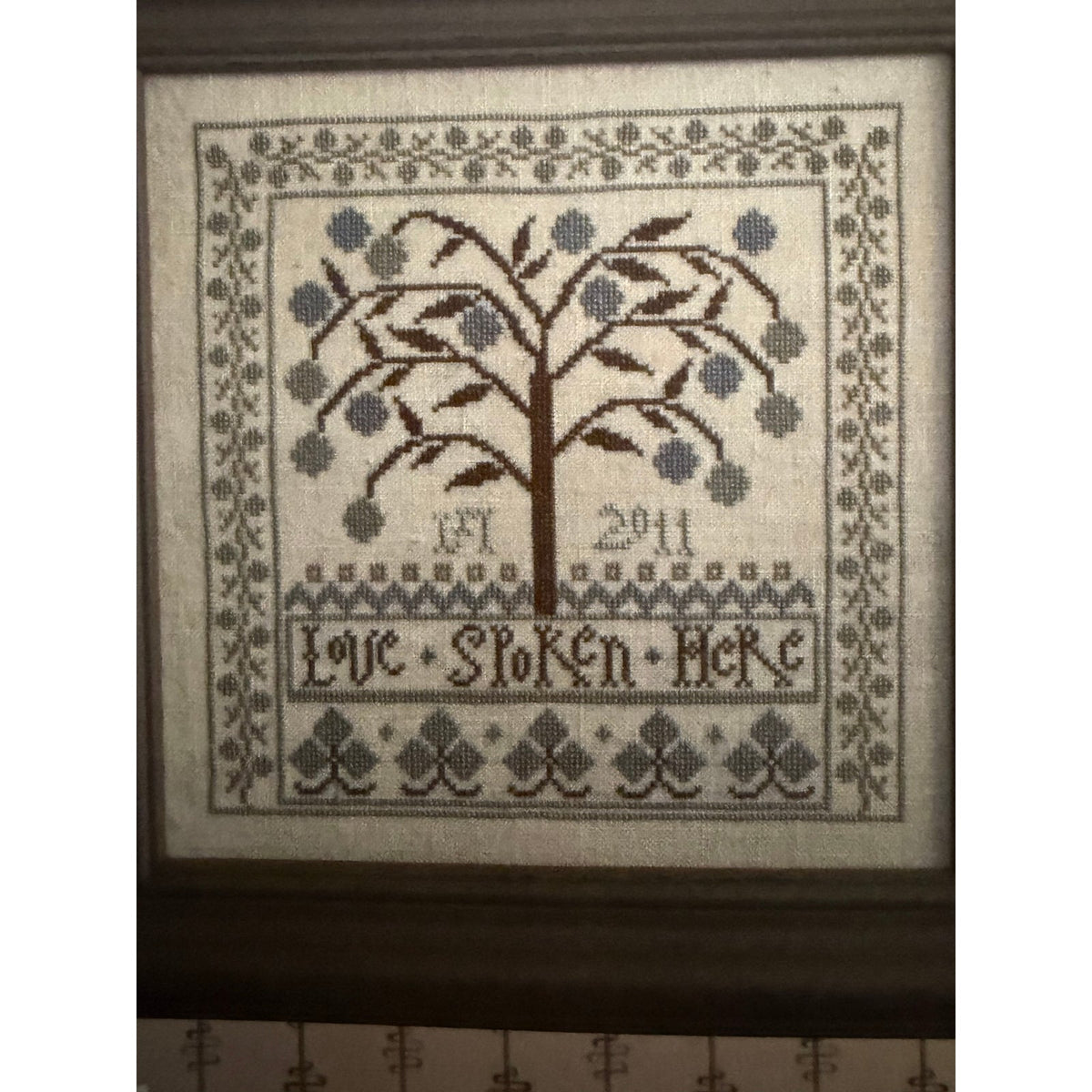 La-D-Da Love Spoken Here Cross Stitch Tree Sampler NOS