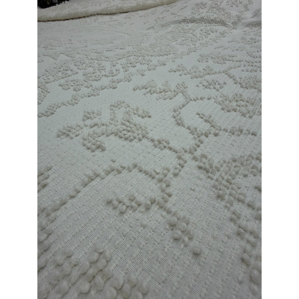 Vintage Ivory Candlewick Bedspread Tufted Cotton Fringe 76 x 106 – additional view 8