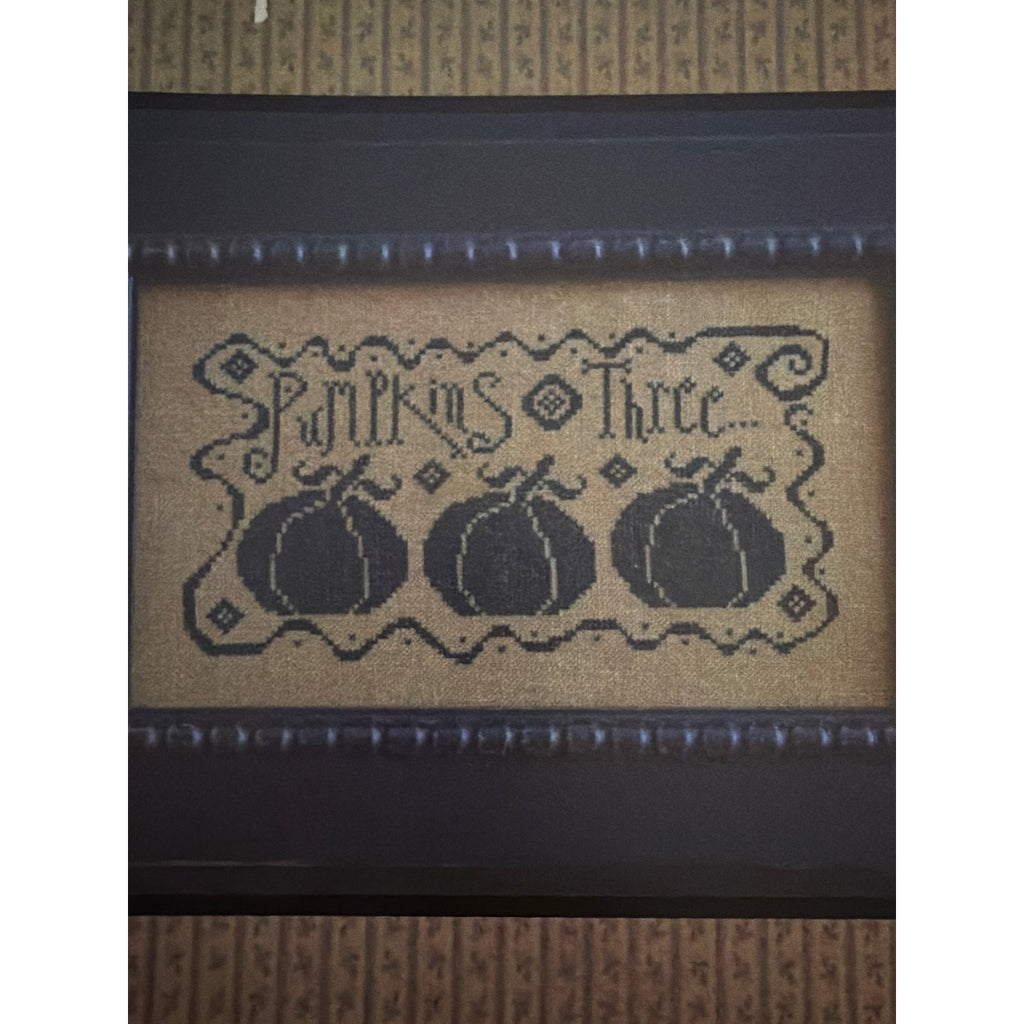 La-D-Da Pumpkins Three Fall Cross Stitch Pattern NOS