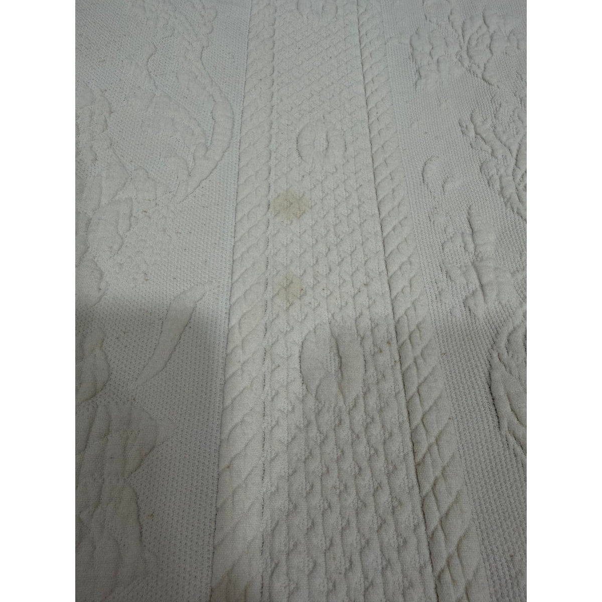 Vintage Bates Queen Elizabeth White Cotton Bedspread Full 94x110 Fringed