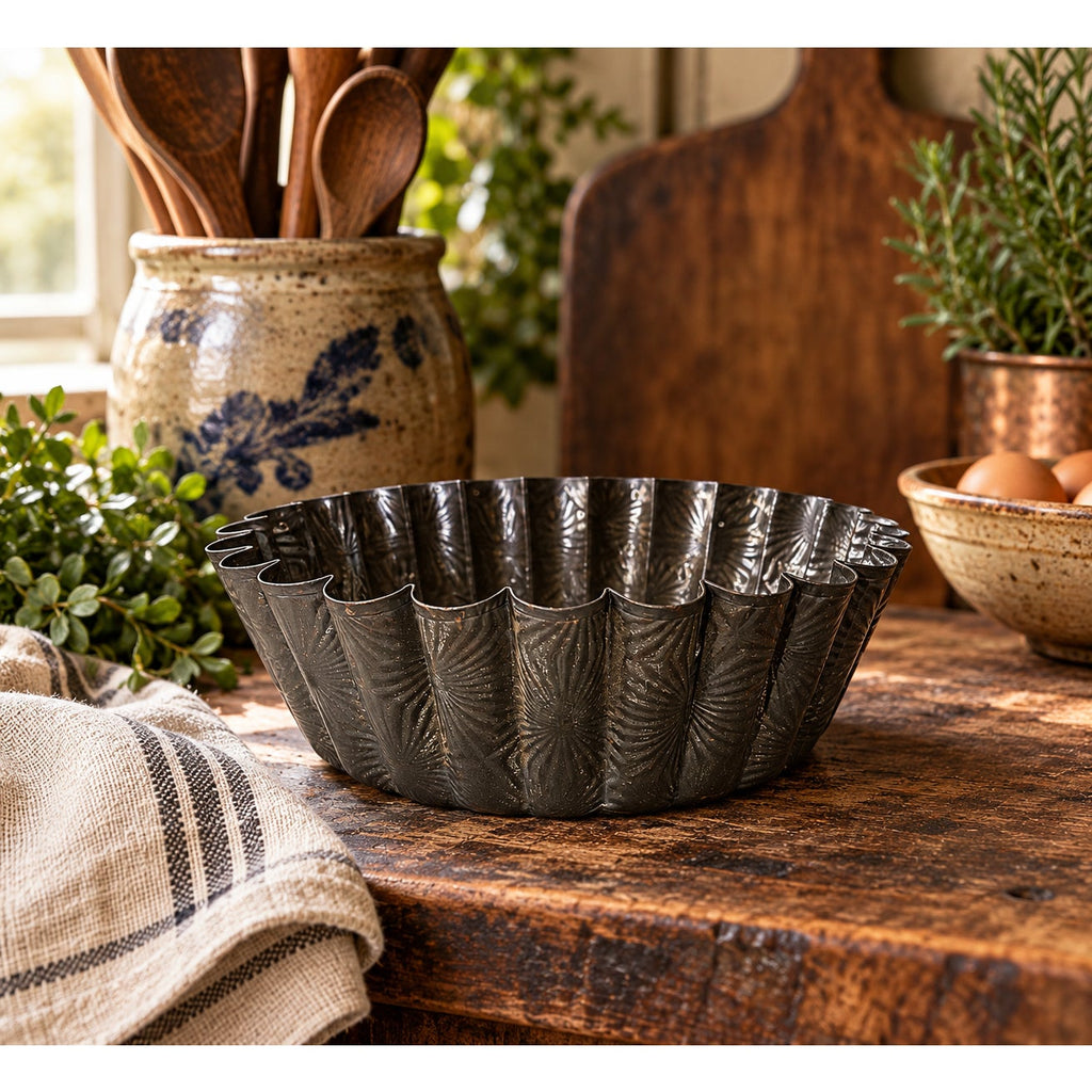 Vintage Fluted Metal Baking Pan Deep Embossed Starburst Pattern 8 Inch