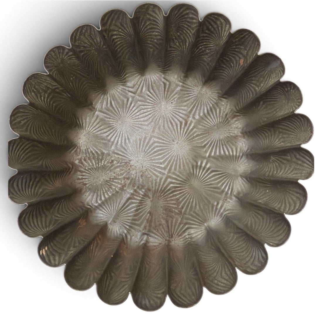 Vintage Fluted Metal Baking Pan Deep Embossed Starburst Pattern 8 Inch