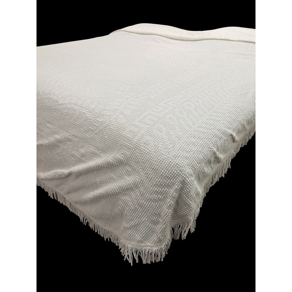 Vintage White Candlewick Bedspread Floral Medallion Fringe Queen 95 x 108 – additional view 7