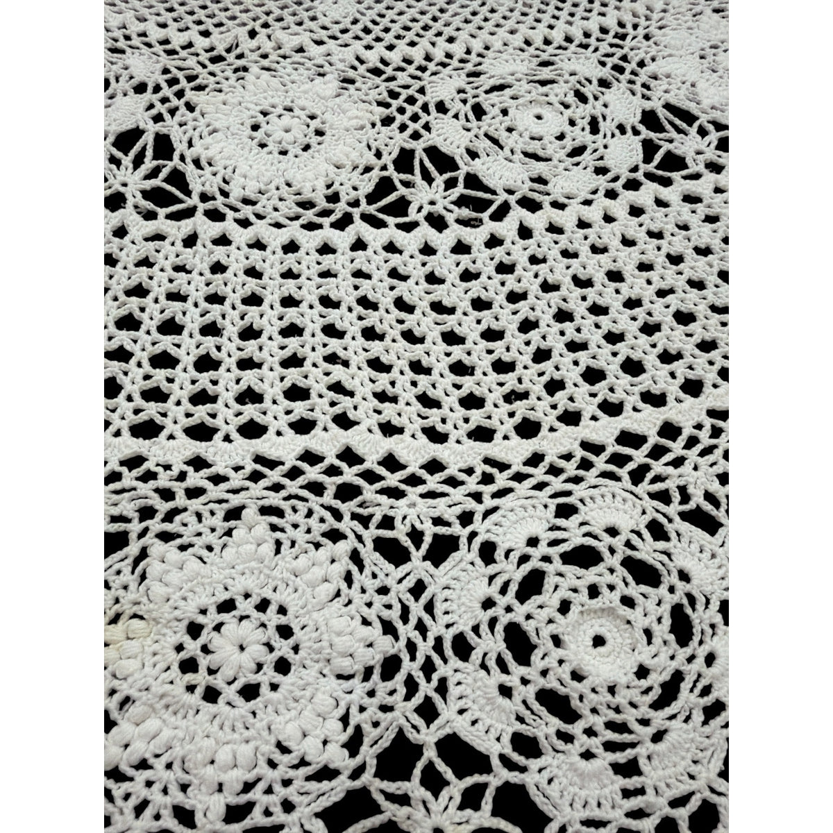 Vintage Hand Crochet Lace Tablecloth 57" Round Floral Wedding Table Linen – additional view 4