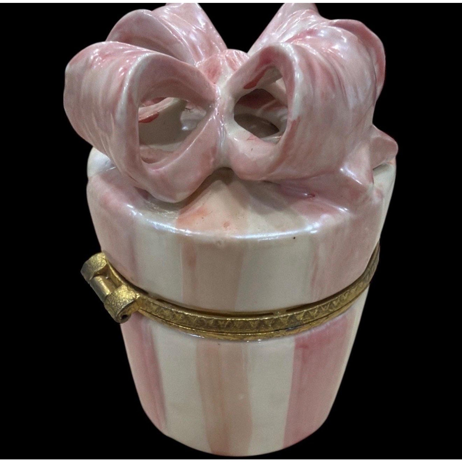 Vintage Hermitage Pottery Bow Trinket Box – Pink & White Hinged Keepsake – Romantic Vanity Decor