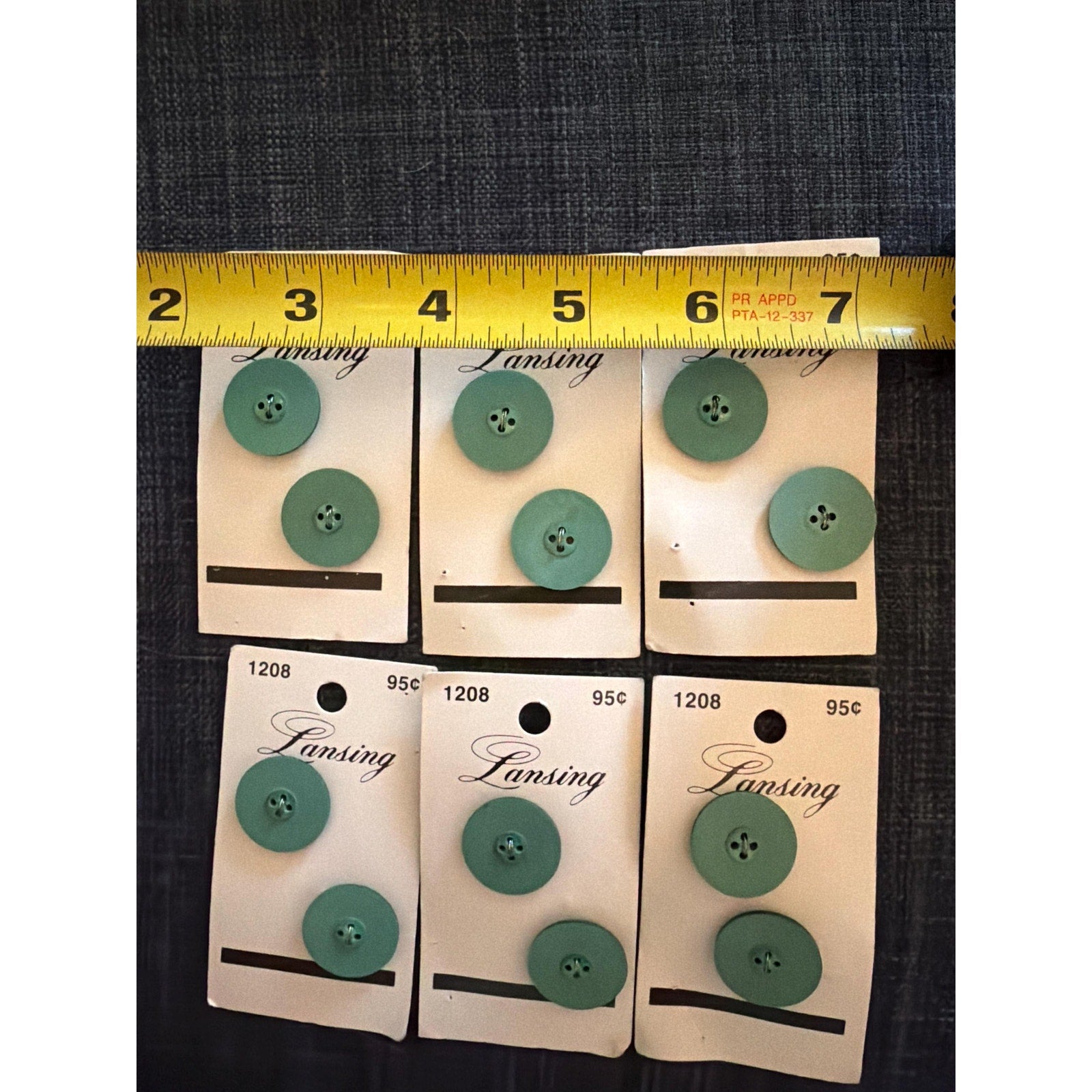 Vintage Lansing Green Plastic Buttons (12 Count, 3/4 Inch) – NOS Sewing Supplies