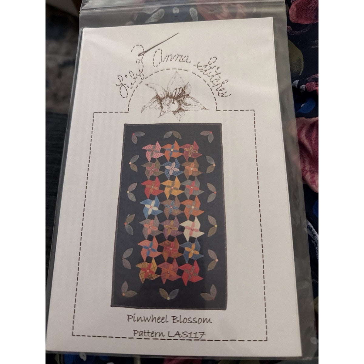 Lily Anna Stitches Pinwheel Blossom Pattern LAS117 Wool Applique