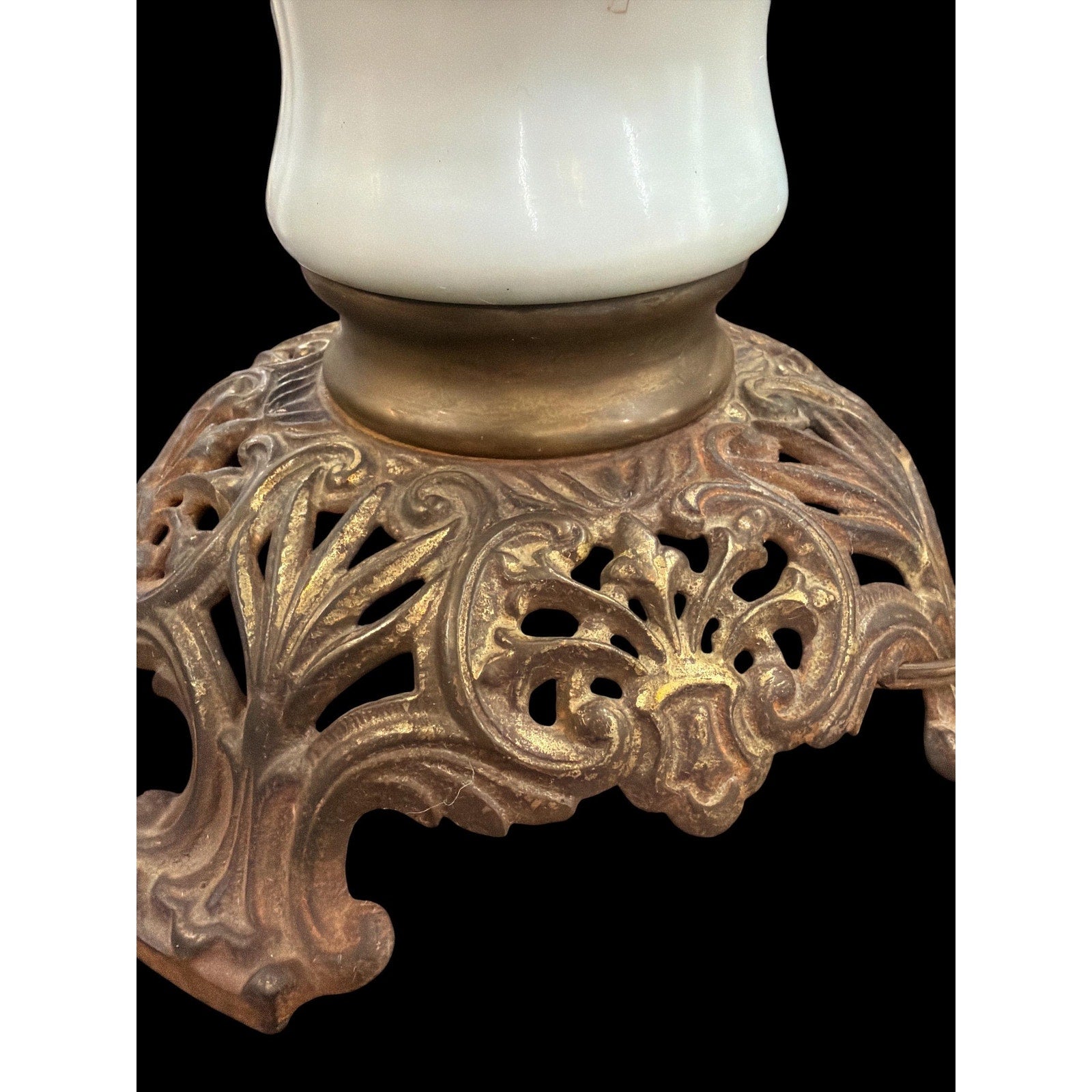 Antique Gone With The Wind Lamp, Hand Painted Roses
