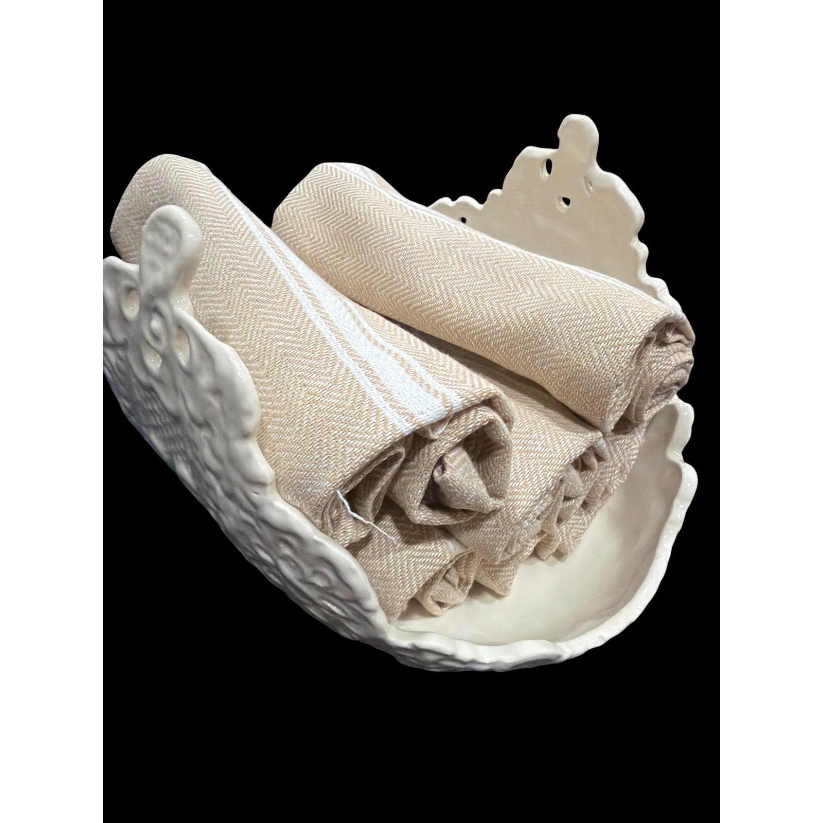 Vintage Ceramic Guest Towel Holder: Farmhouse Spa Linen Display Bowl
