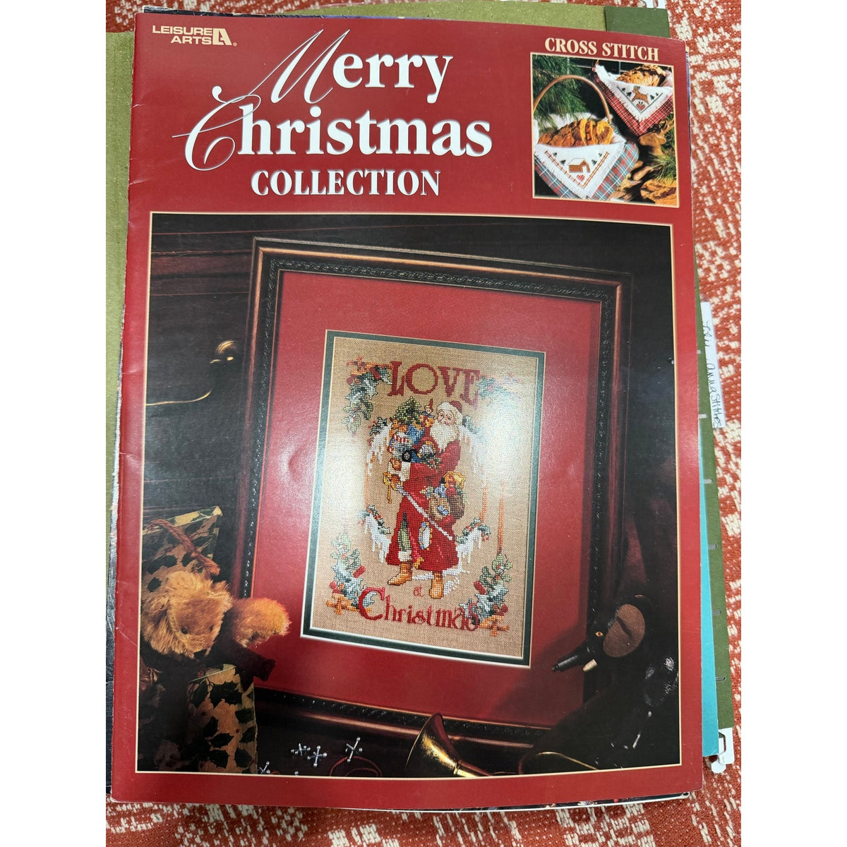 Leisure Arts Merry Christmas Cross Stitch Book 2691 NOS