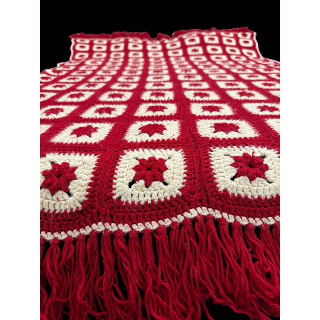 Vintage Christmas Crochet Afghan Red White Poinsettia Flower Blanket 45 x 70