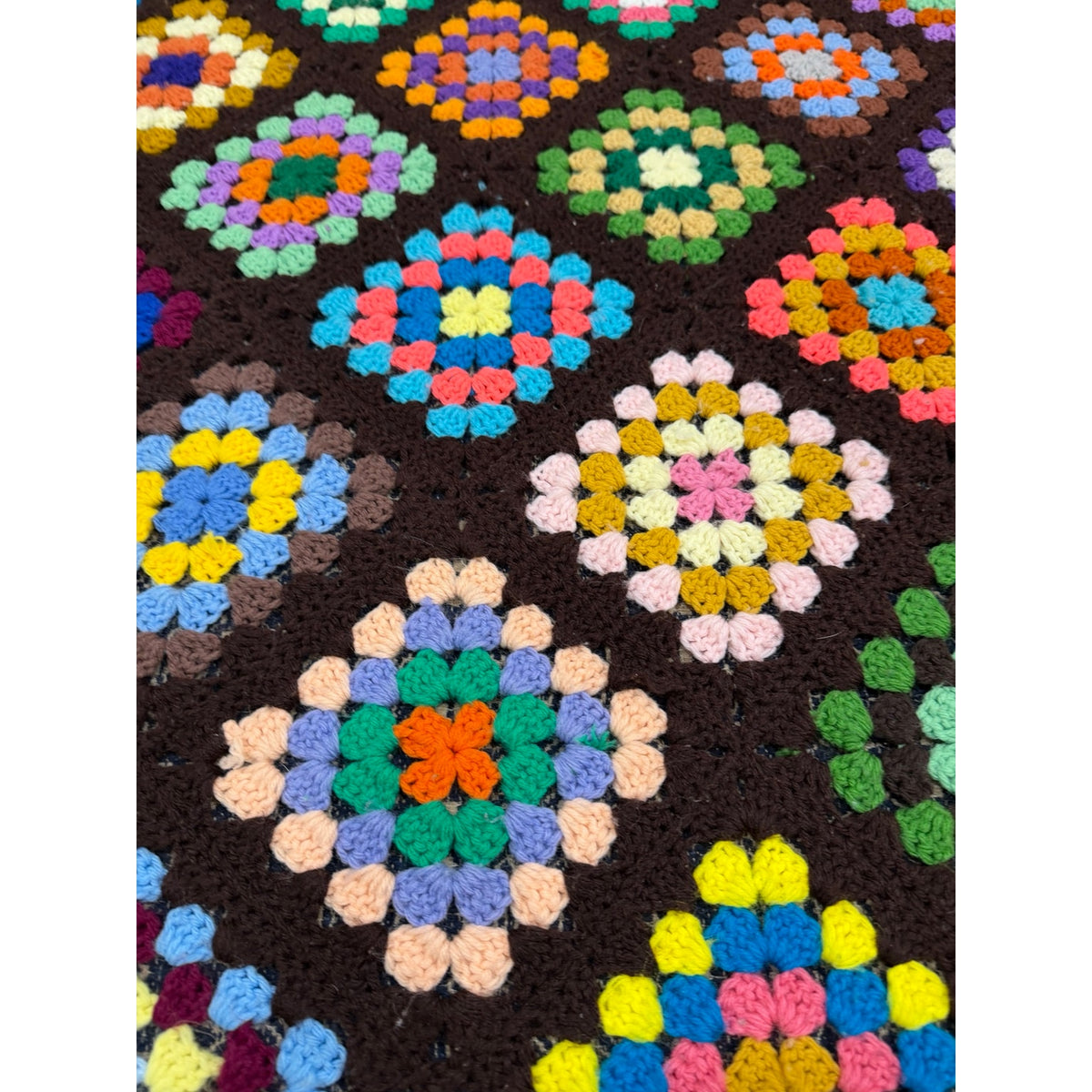Vintage King Size Granny Square Crochet Afghan 115 x 85 Handmade Bedspread – additional view 6