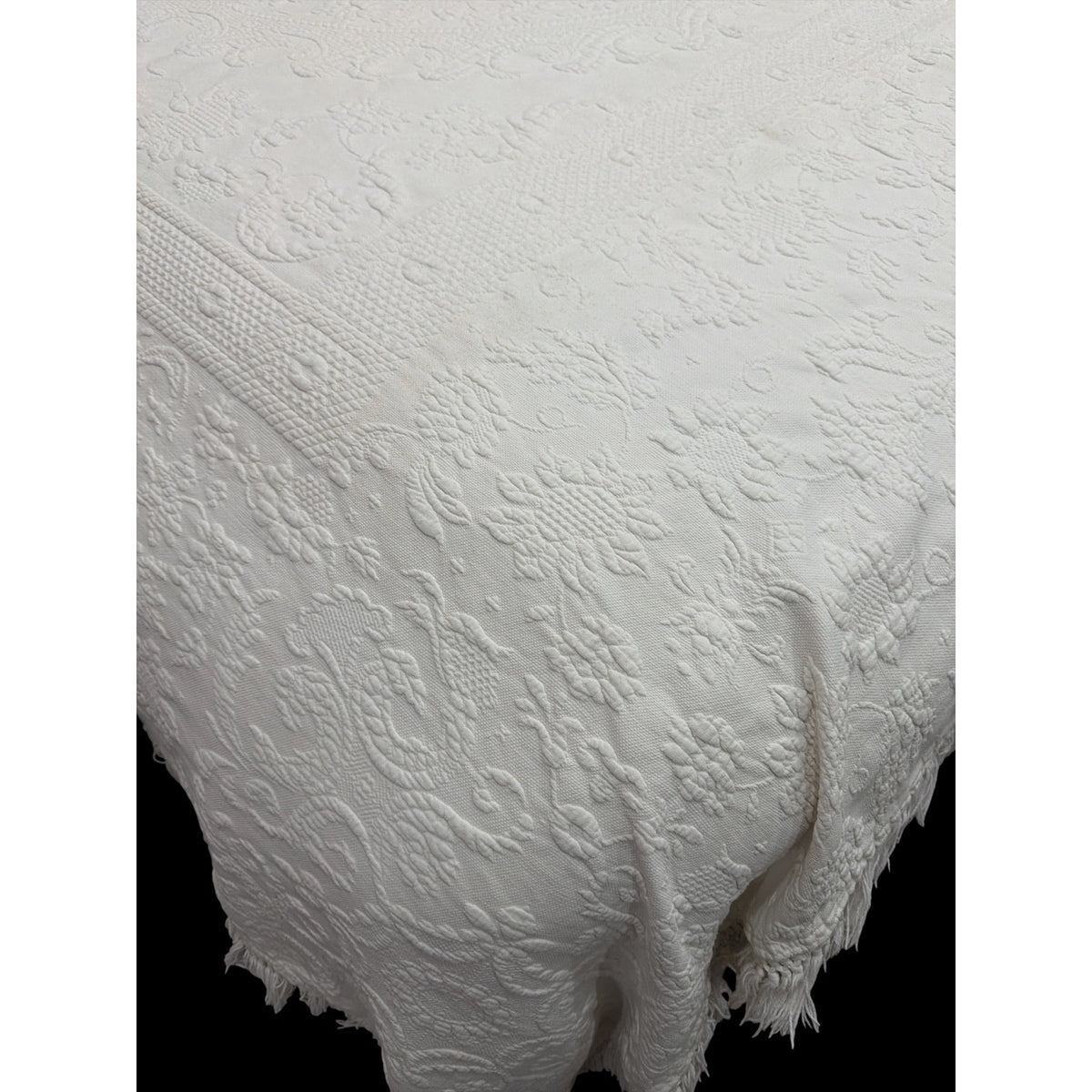 Vintage Bates Queen Elizabeth White Cotton Bedspread Full 94x110 Fringed
