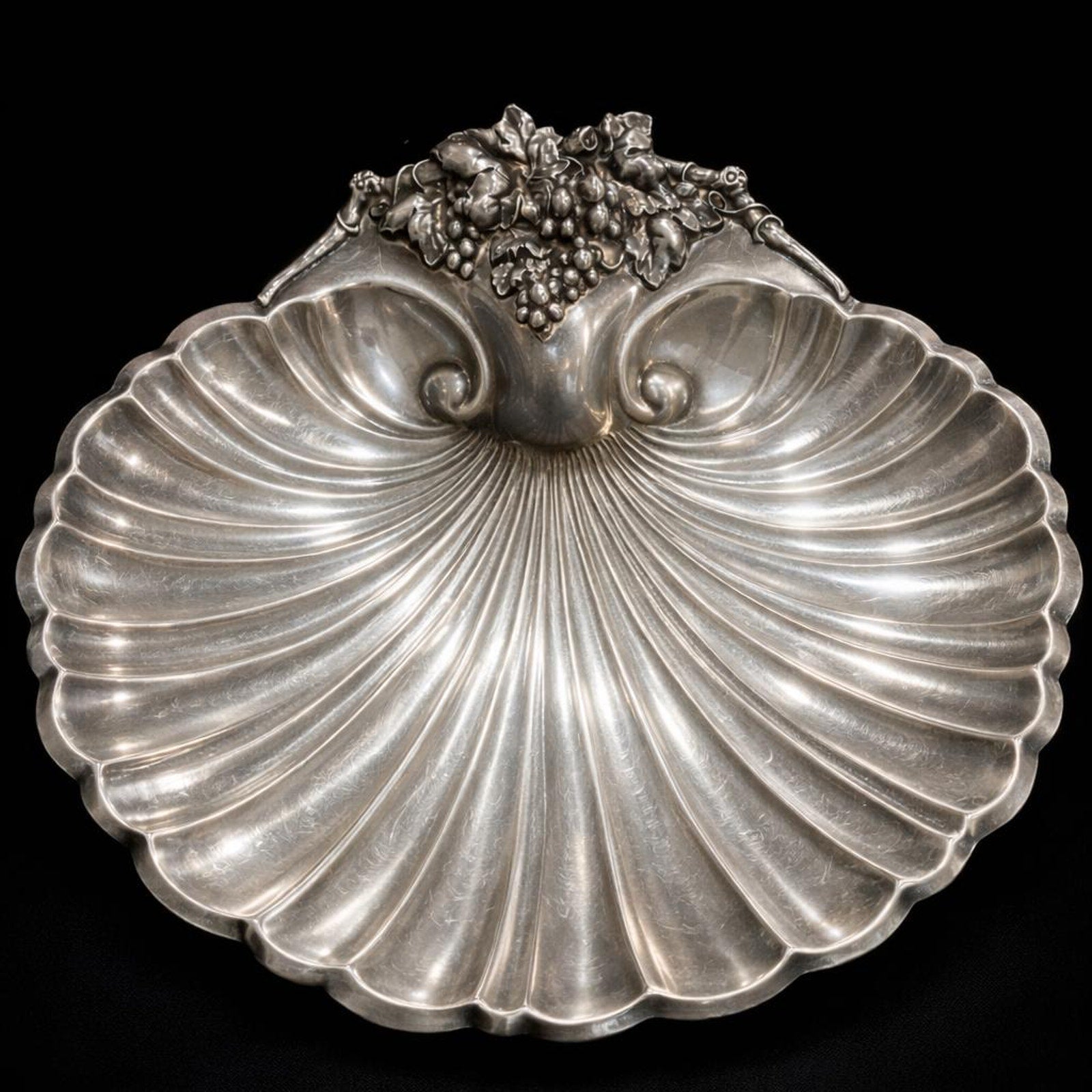 Reed & Barton Shell Platter 16” Silverplate Grape Feet Vintage Serving Tray