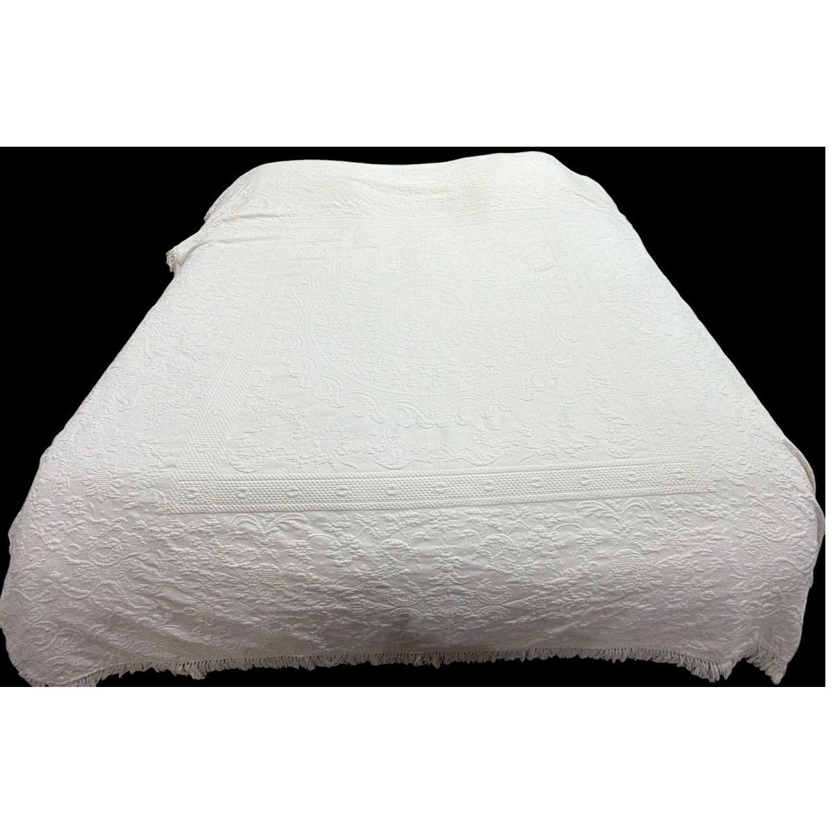 Vintage Bates Queen Elizabeth White Cotton Bedspread Full 94x110 Fringed