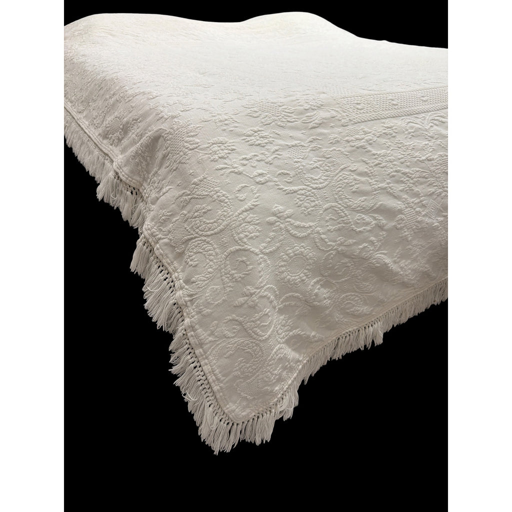 Vintage Bates Queen Elizabeth White Cotton Bedspread Full 94x110 Fringed